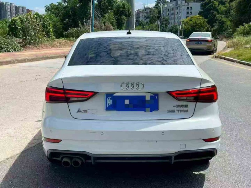 三明19年奥迪A39