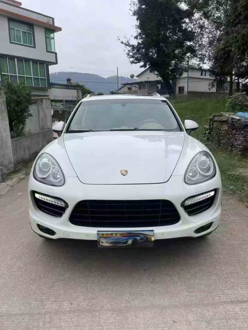 莆田15年保时捷卡宴1