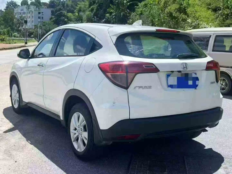 三明16年本田缤智8