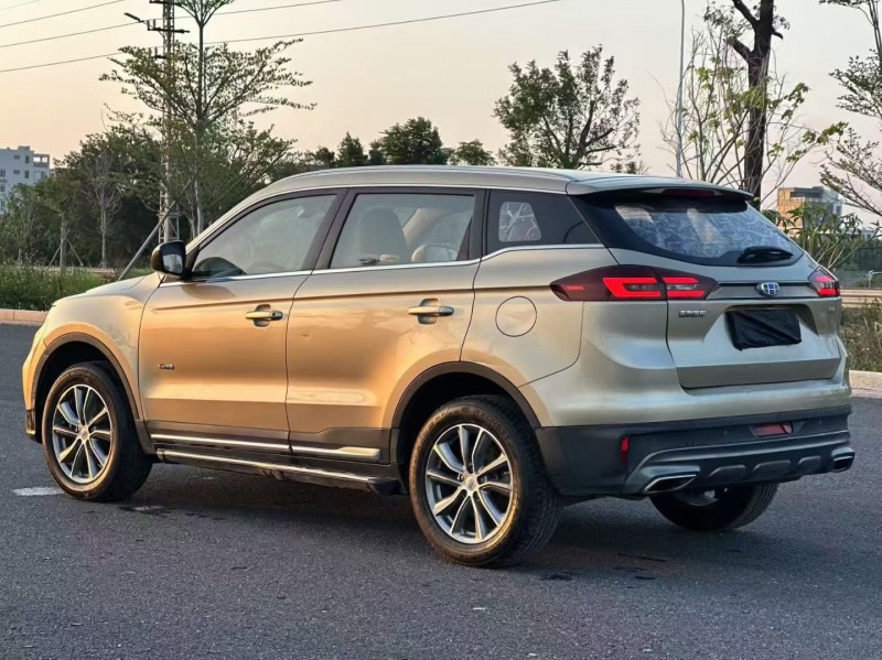 汕头19年吉利博越7