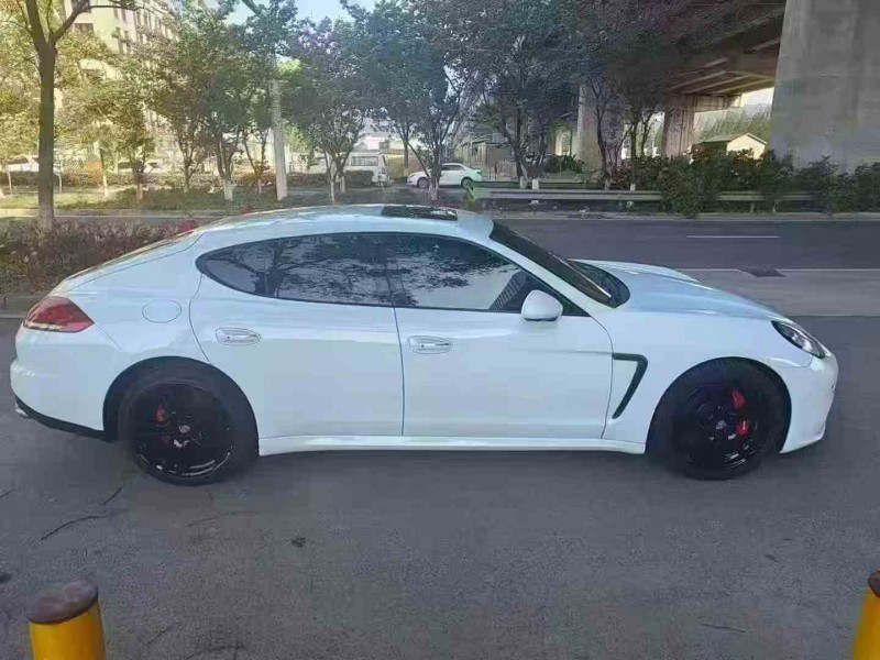 湖州15年保时捷帕拉梅拉2