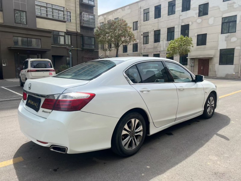 徐州14年本田雅阁8