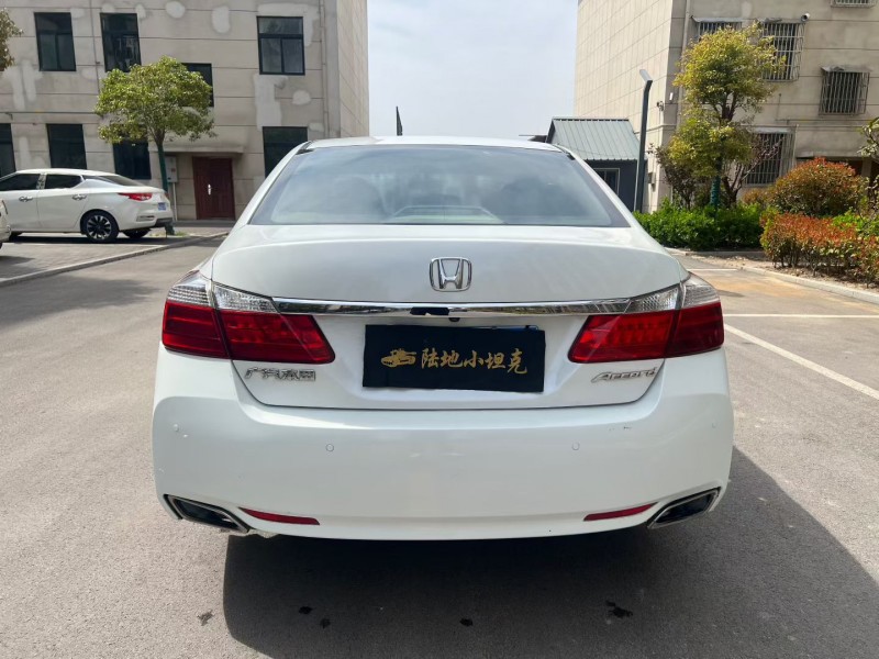 徐州14年本田雅阁9