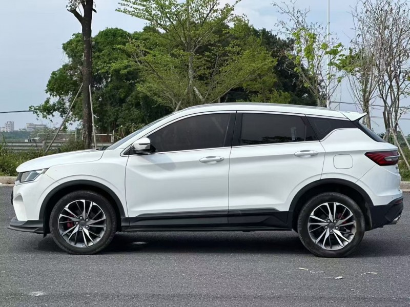 汕头20年吉利缤越3