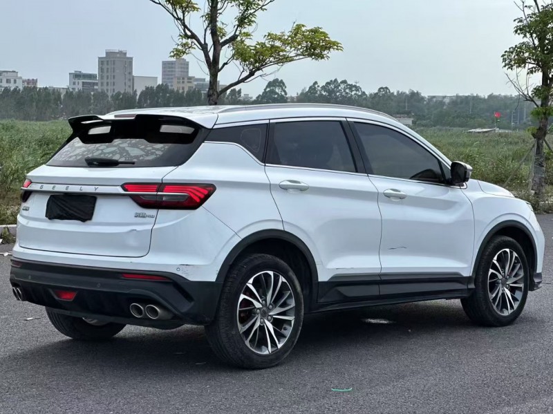 汕头20年吉利缤越7