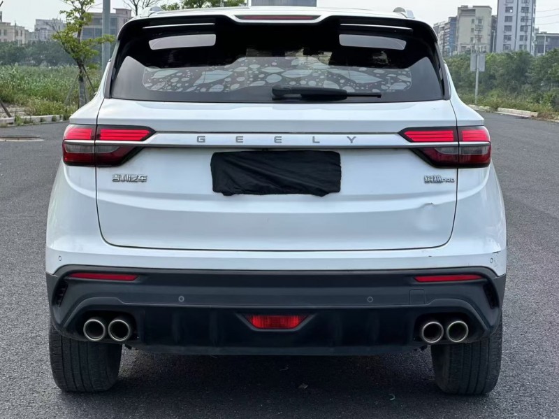 汕头20年吉利缤越8