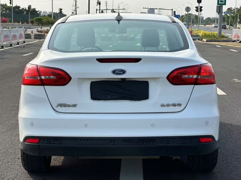 汕头16年福特福克斯7