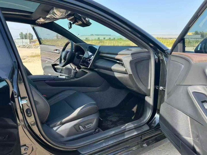 衡阳25年丰田亚洲龙5