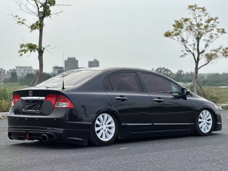 汕头09年本田思域8