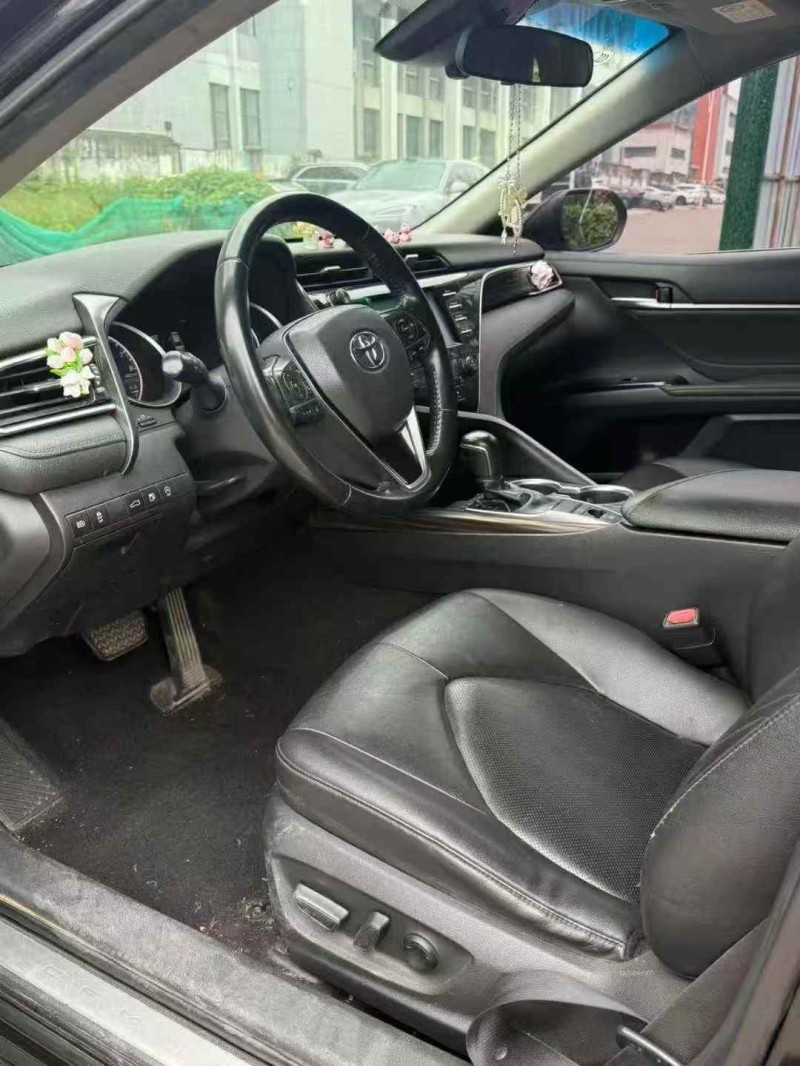 嘉兴18年丰田凯美瑞4