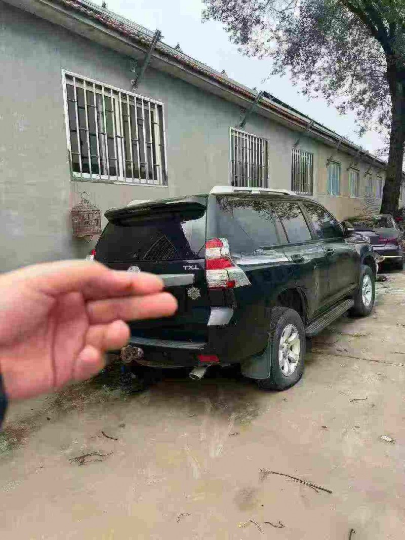 青岛16年丰田普拉多3