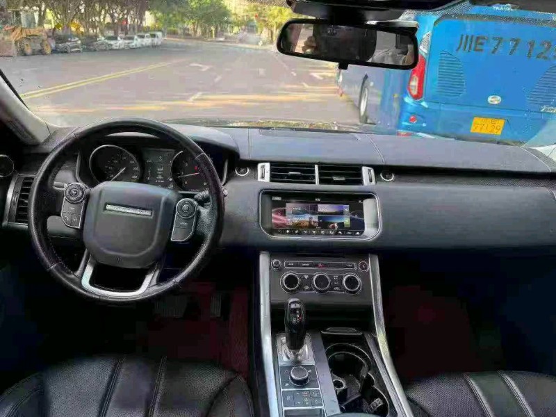 重庆17年路虎揽胜运动5