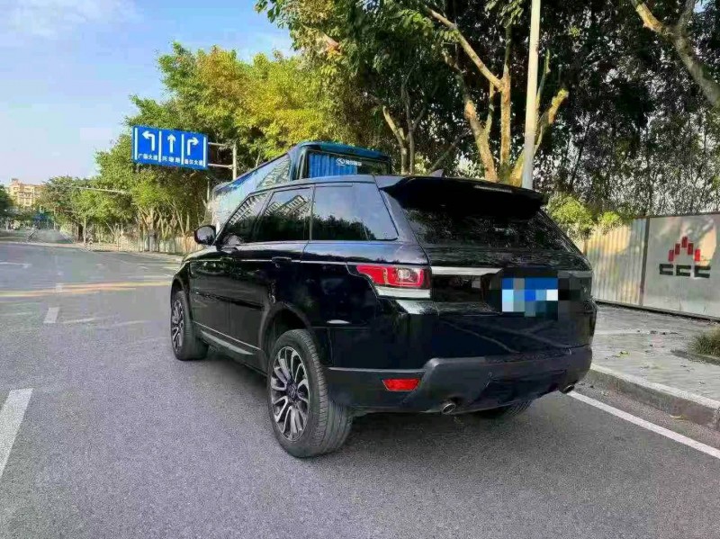 重庆17年路虎揽胜运动8