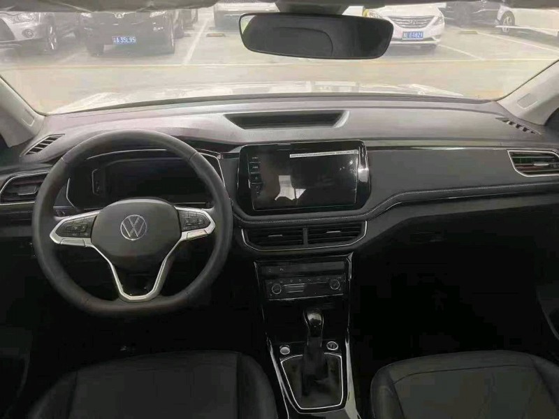 贵阳25年大众途岳6