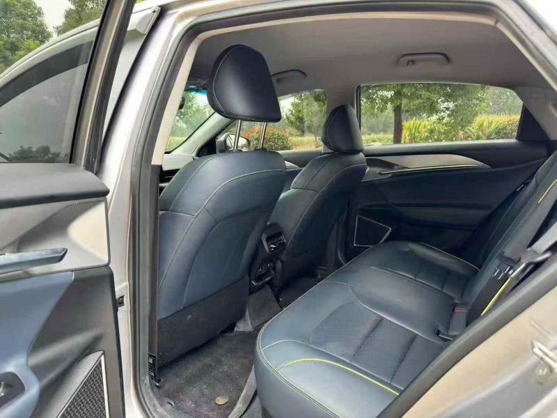 苏州23年吉利几何7