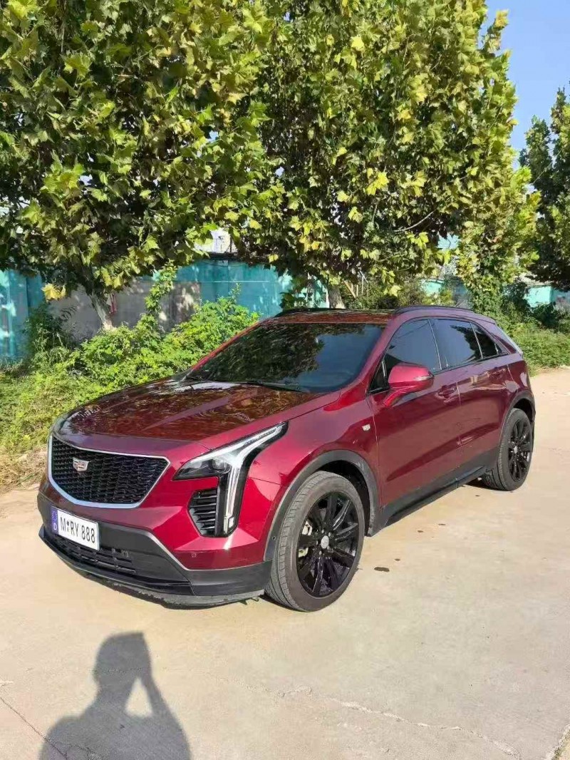 济宁19年凯迪拉克XT43