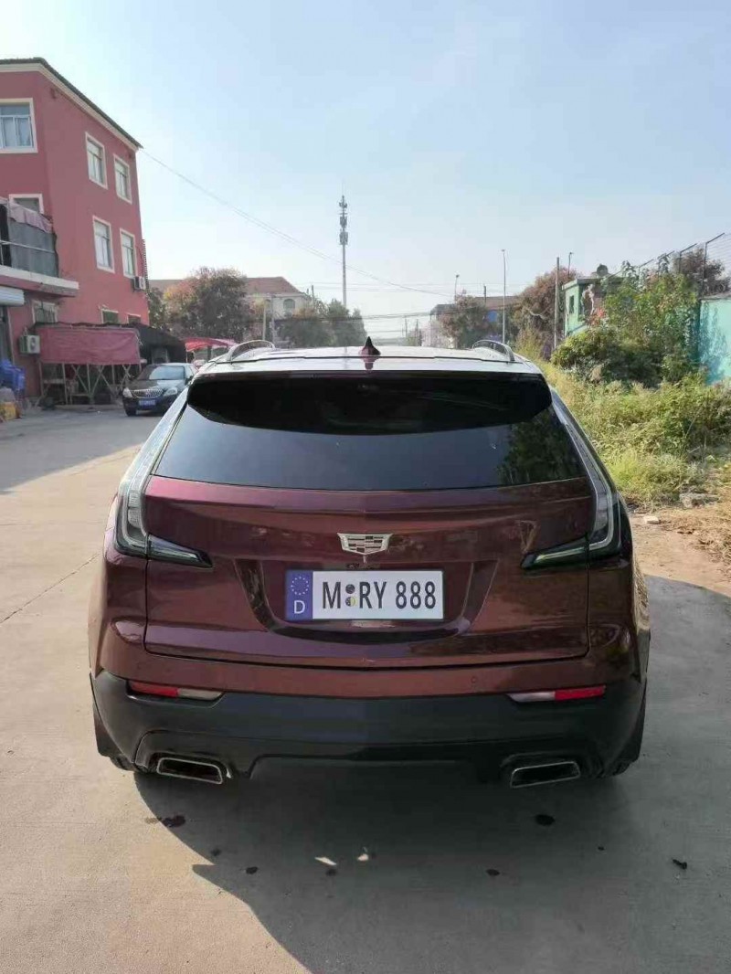 济宁19年凯迪拉克XT48