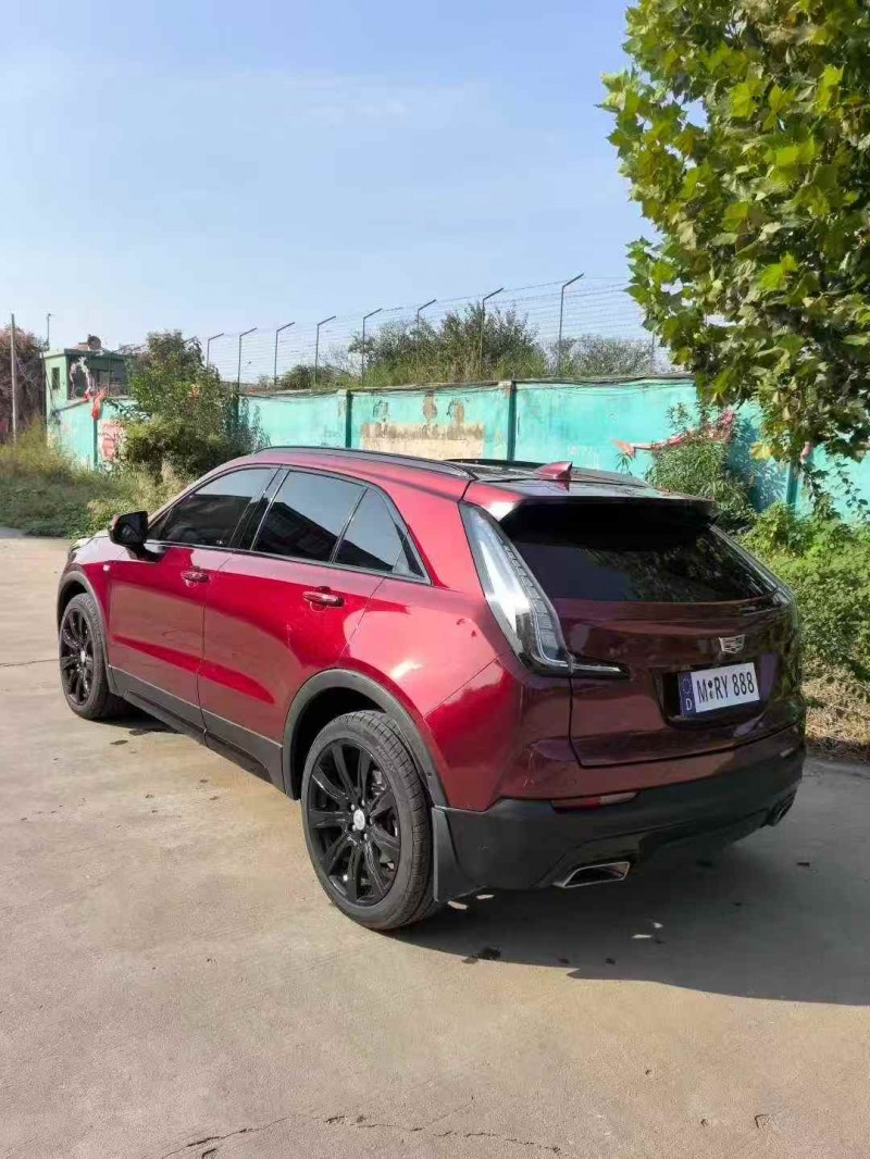 济宁19年凯迪拉克XT49