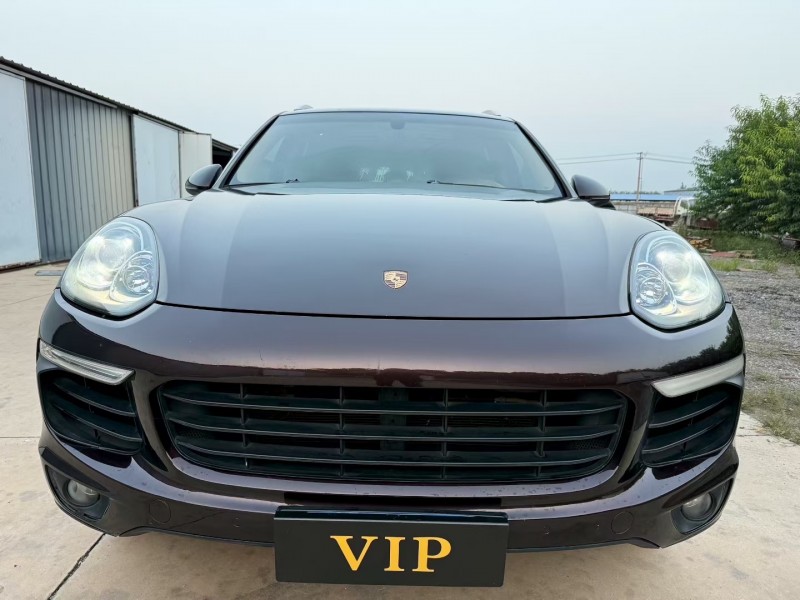 东营16年保时捷卡宴1