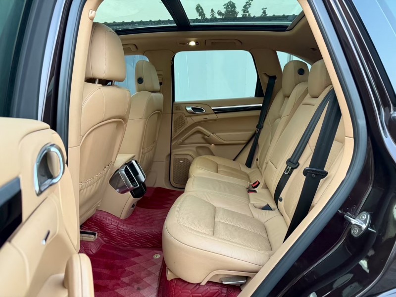 东营16年保时捷卡宴6