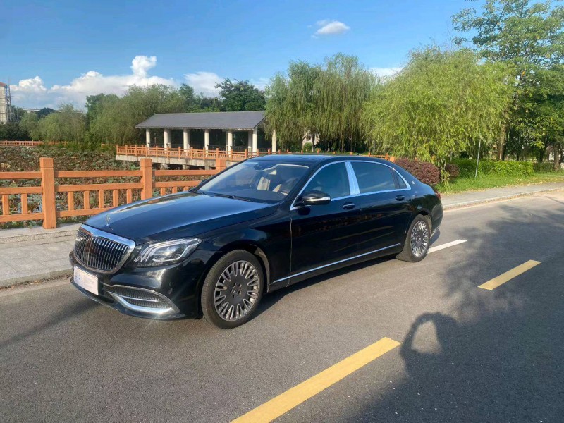广州16年奔驰迈巴赫S级2