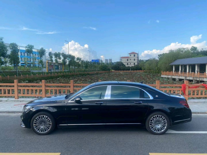 广州16年奔驰迈巴赫S级3