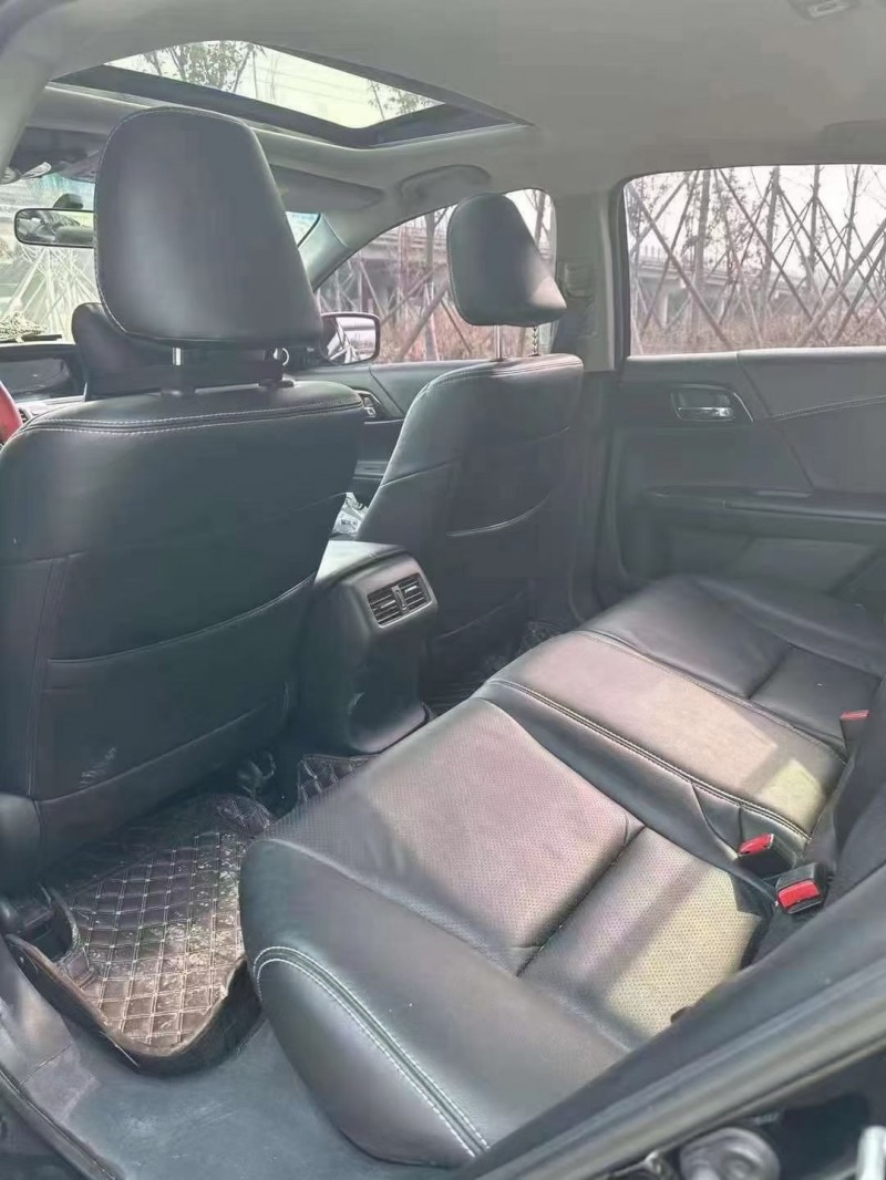 青岛18年本田雅阁5