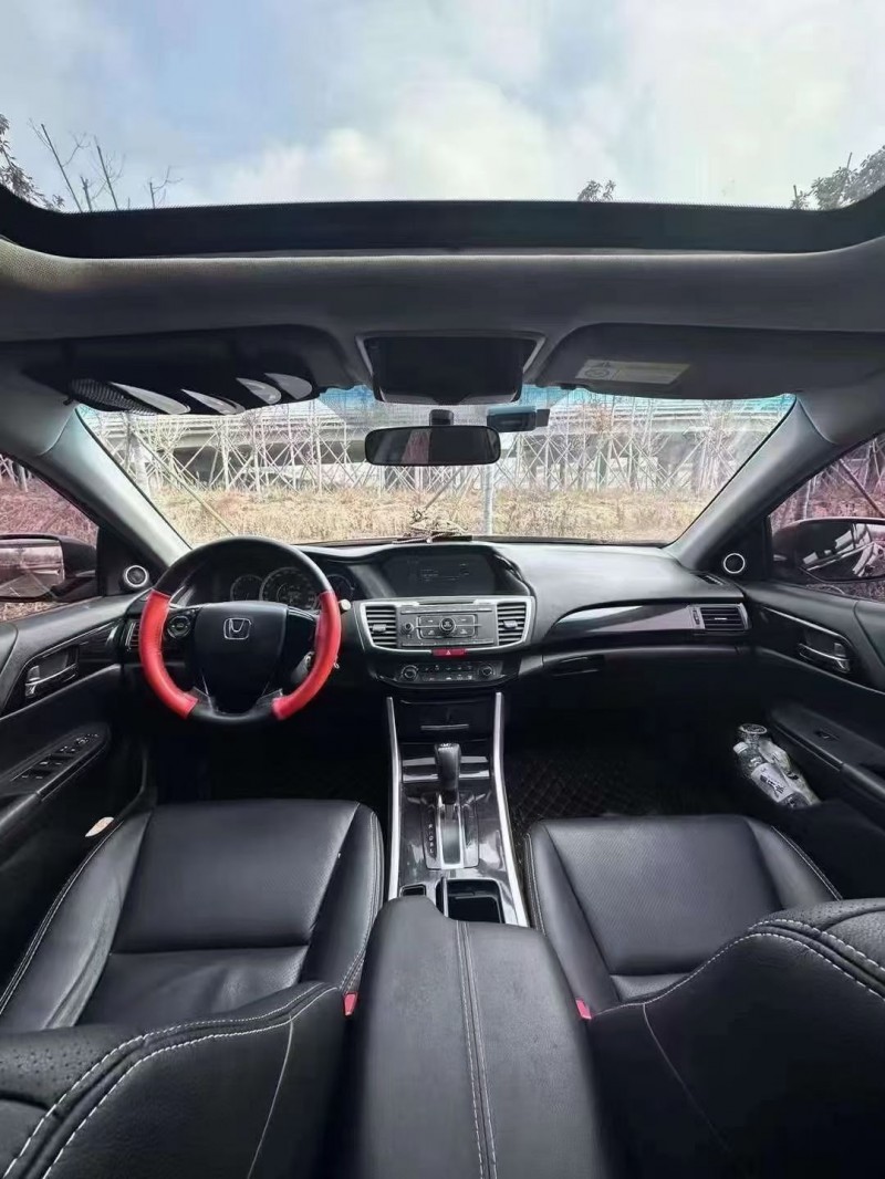 青岛18年本田雅阁8