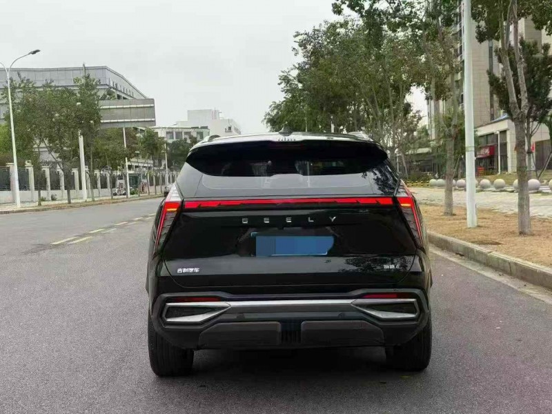 宜昌24年吉利博越9