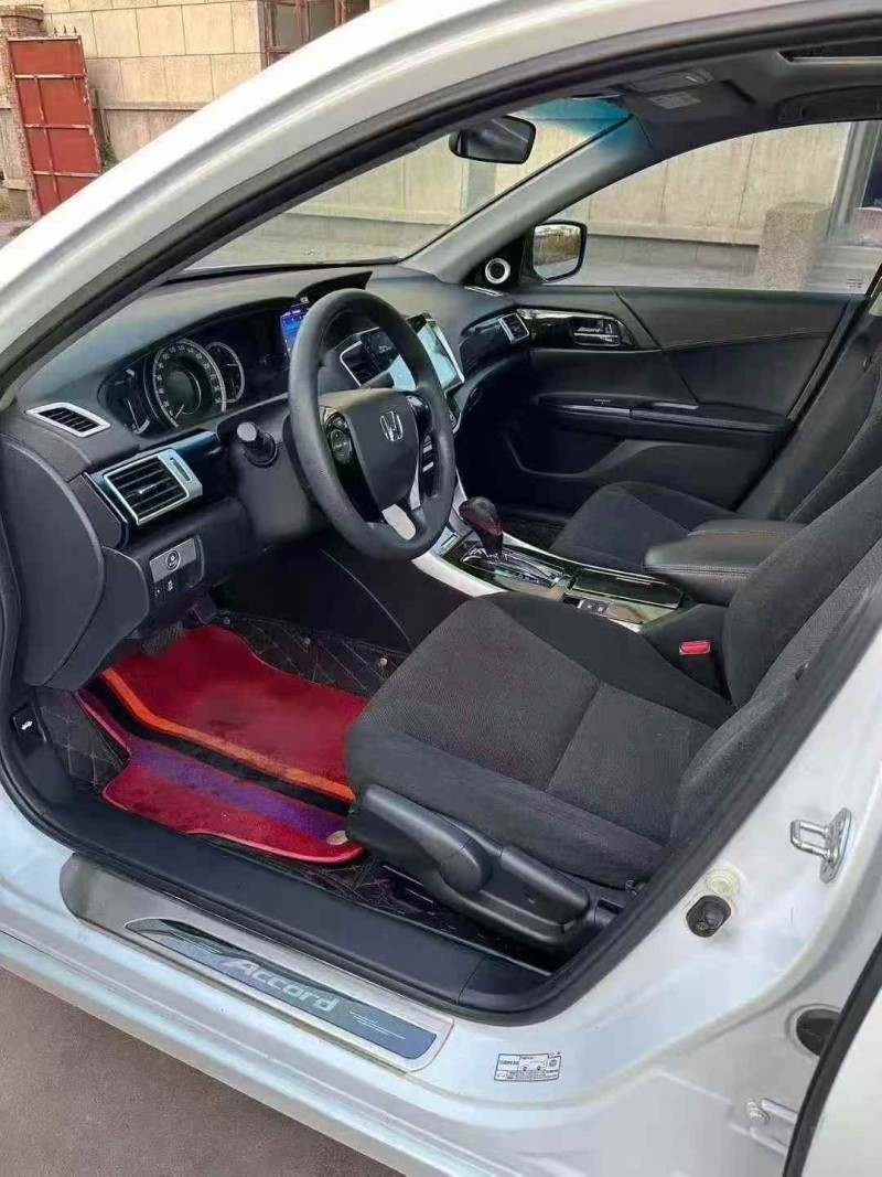 汕头18年本田雅阁6