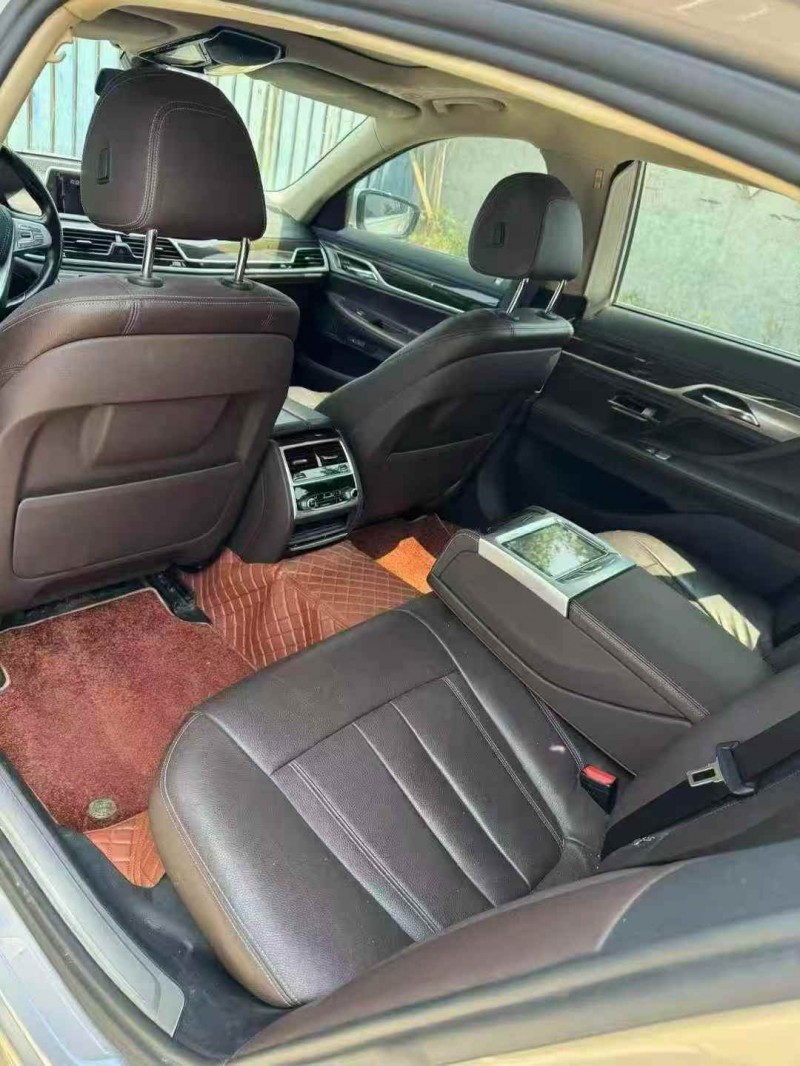 东营17年宝马7系5