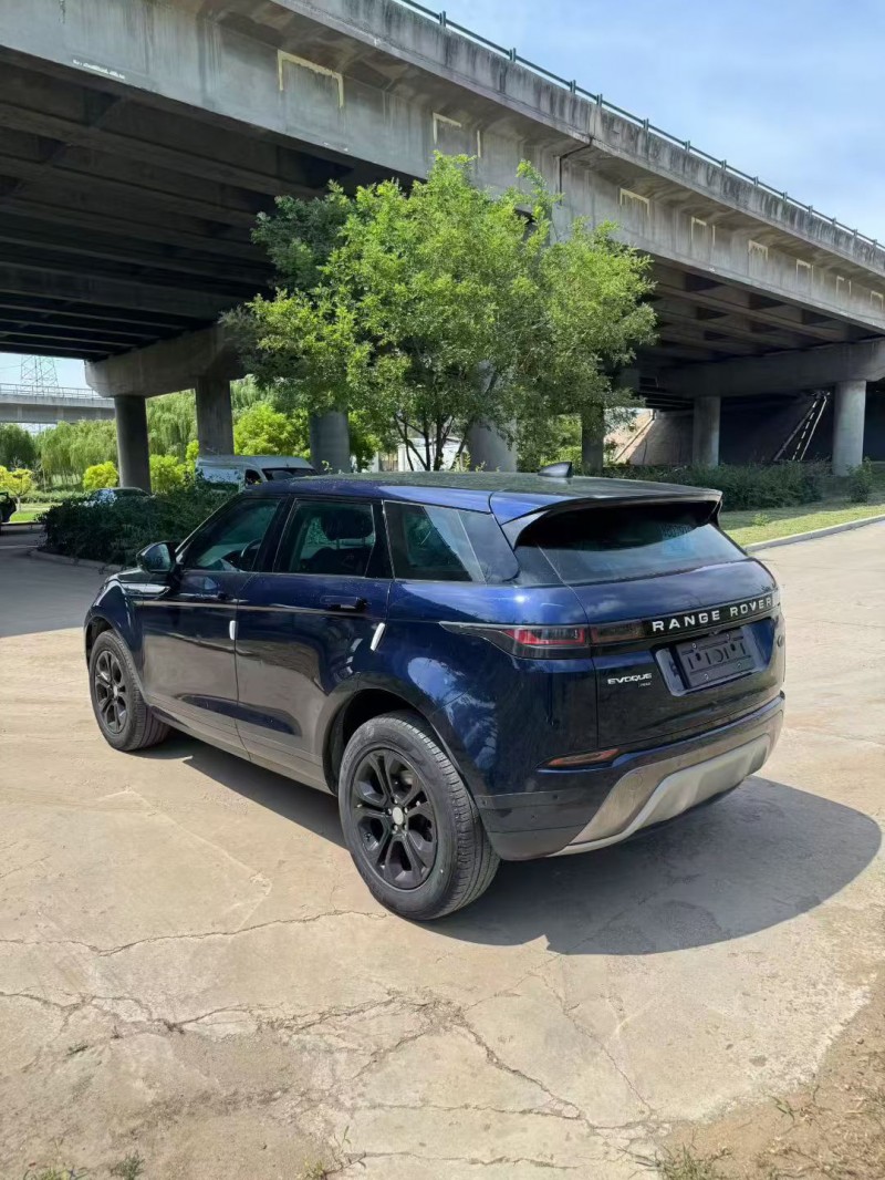 青岛20年路虎极光7