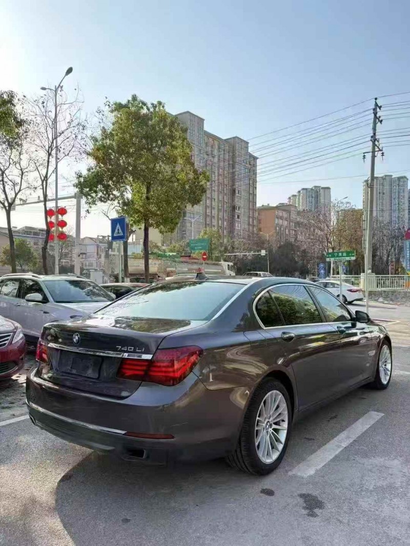 岳阳13年宝马7系8