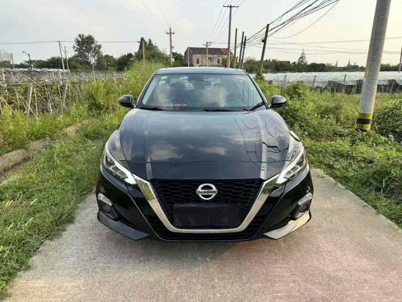 宁波21年日产天籁1