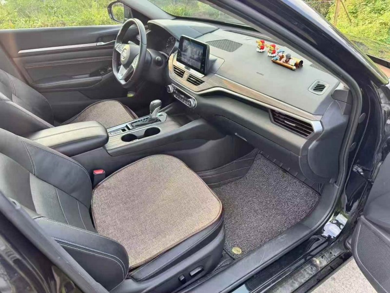 宁波21年日产天籁5