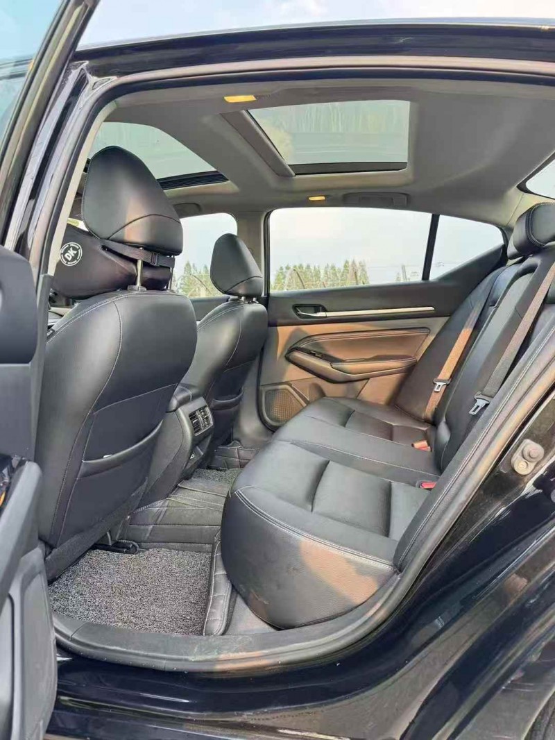 宁波21年日产天籁9