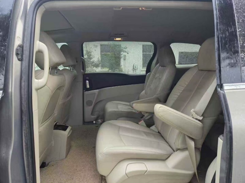 保定17年别克GL84