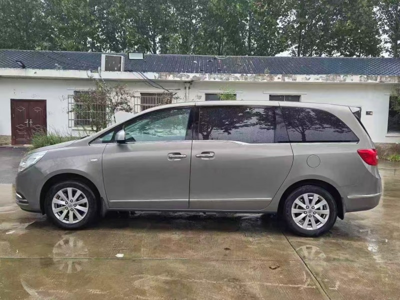 保定17年别克GL86