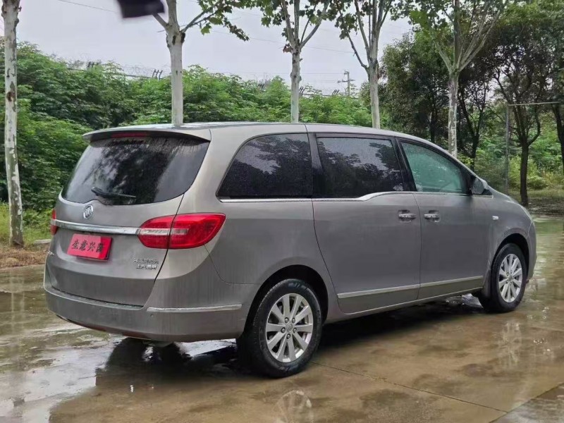 保定17年别克GL88