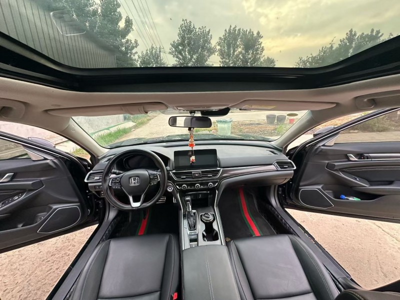 徐州23年本田雅阁6