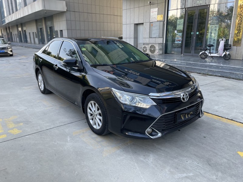 济宁17年丰田凯美瑞2