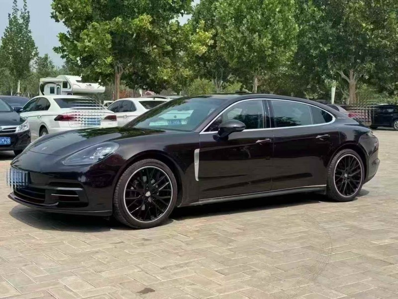 保定18年保时捷帕拉梅拉2