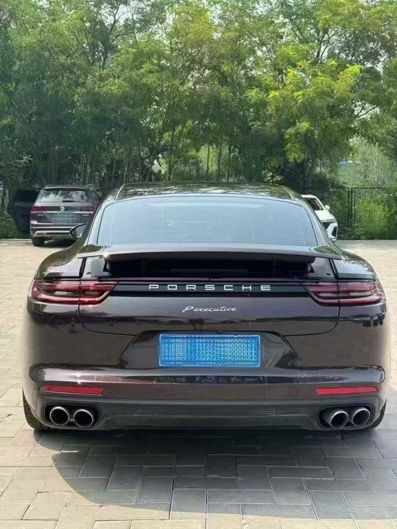 保定18年保时捷帕拉梅拉6