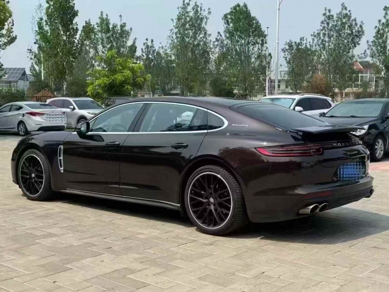 保定18年保时捷帕拉梅拉7