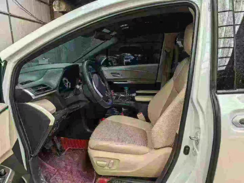 石家庄23年丰田塞纳4