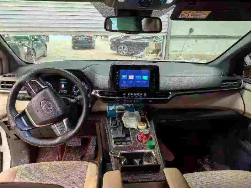 石家庄23年丰田塞纳6