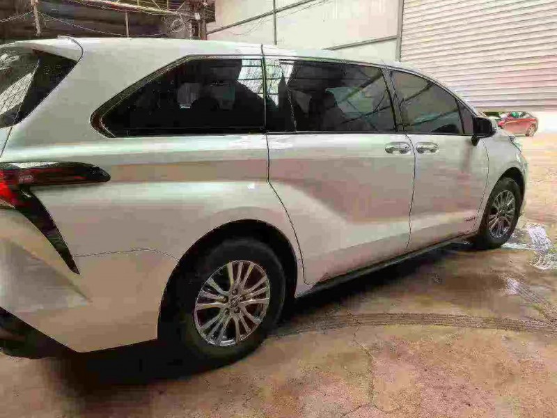 石家庄23年丰田塞纳8