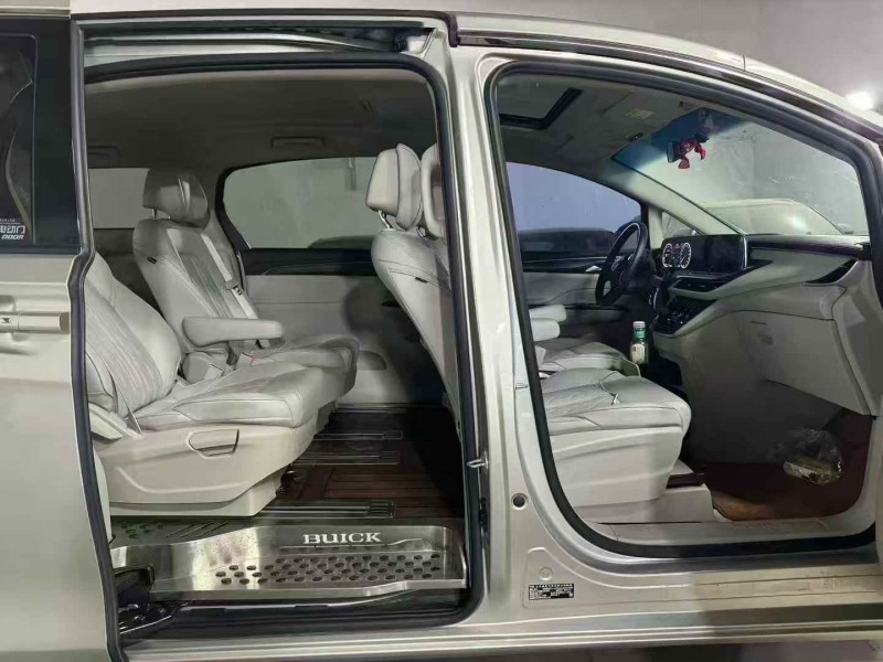 保定22年别克GL85