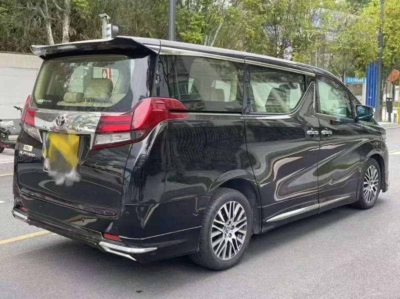 深圳16年丰田埃尔法8