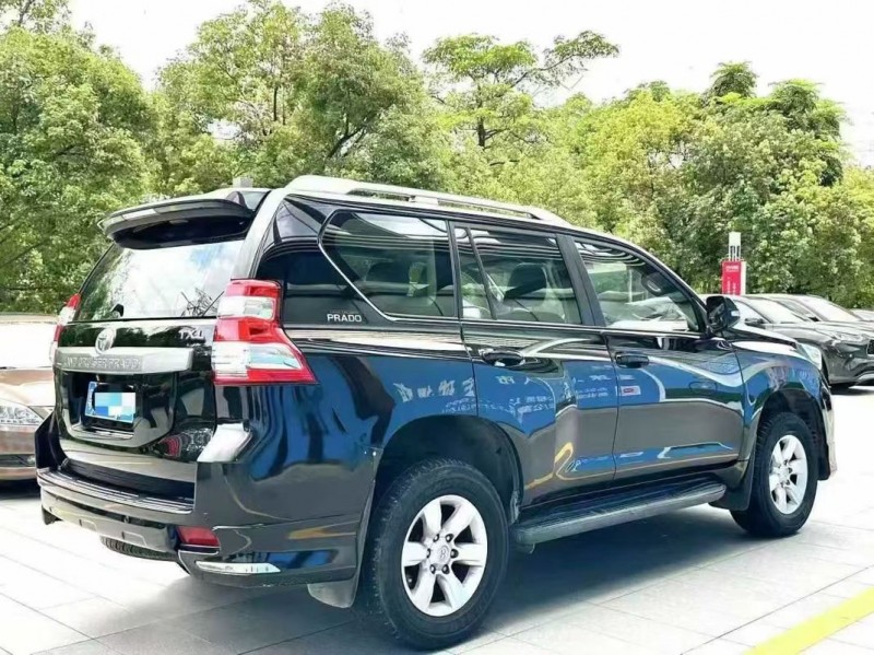 深圳17年丰田普拉多8